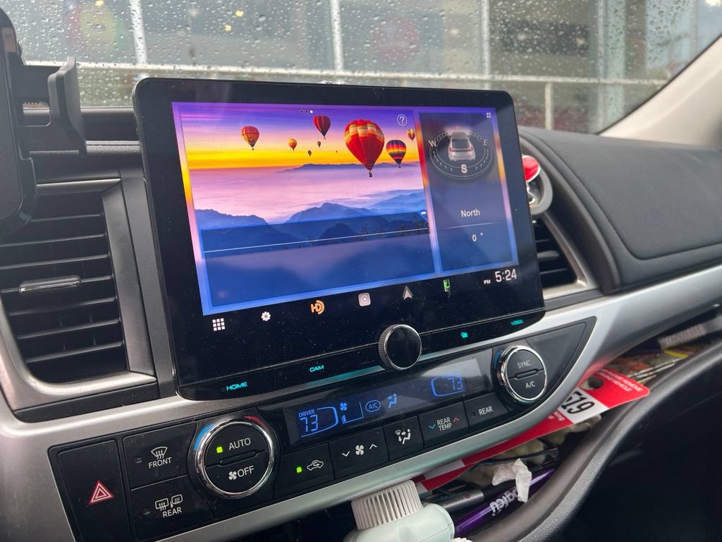 Used 2018 Toyota Highlander XLE AWD/4WD image 9