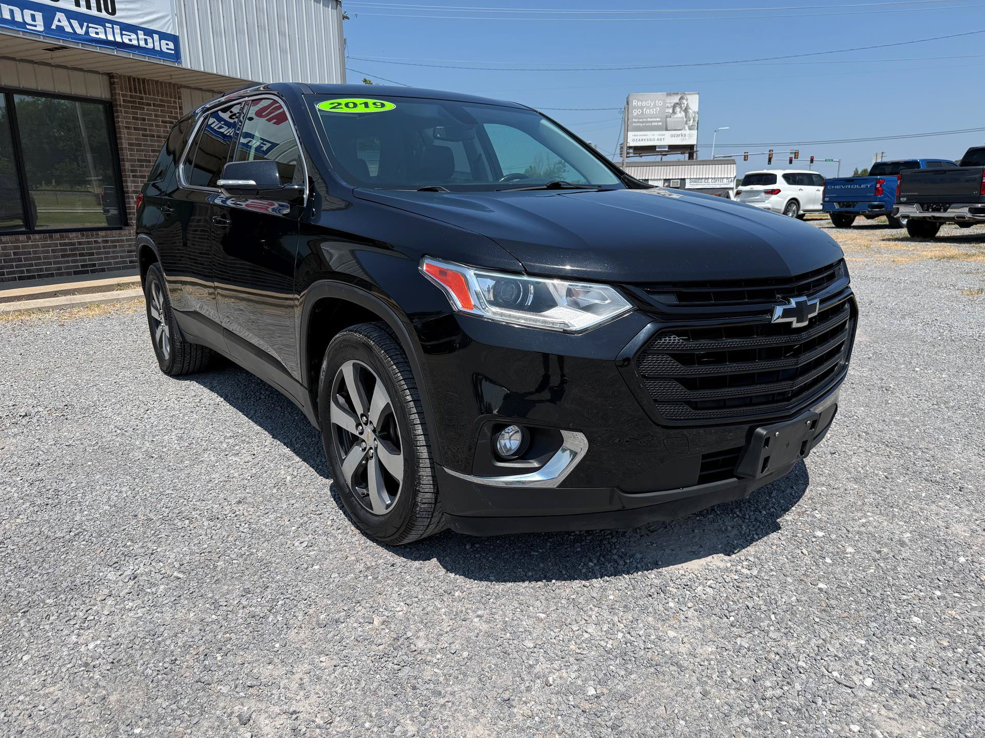 Used 2019 Chevrolet Traverse LT w/ LT Premium Package FWD image 1
