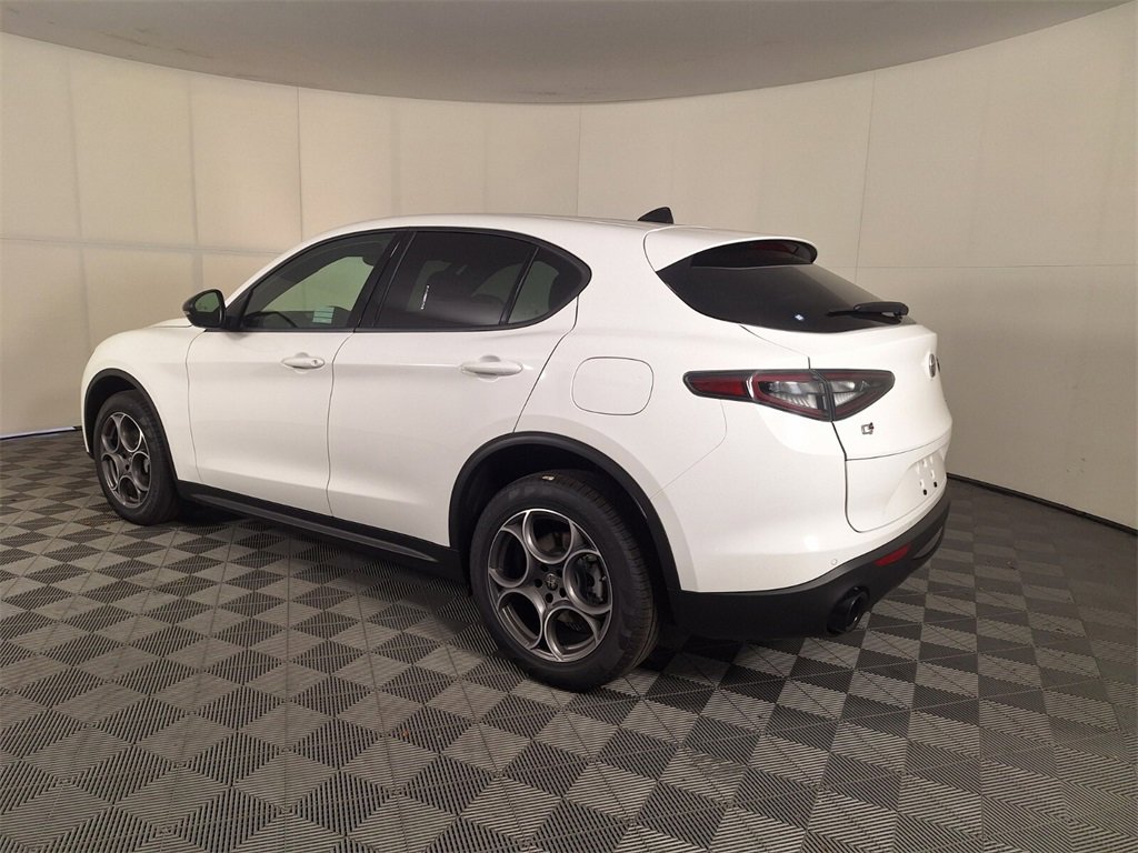 New 2025 Alfa Romeo Stelvio Sprint w/ Convenience Package image 10