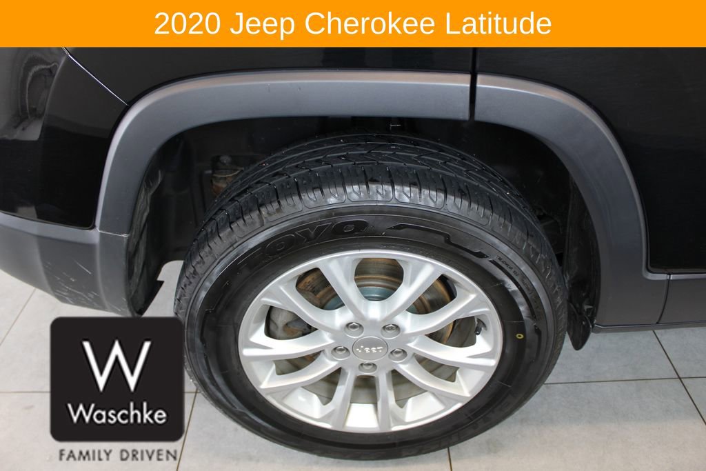 Used 2020 Jeep Cherokee Latitude w/ Cold Weather Group image 13