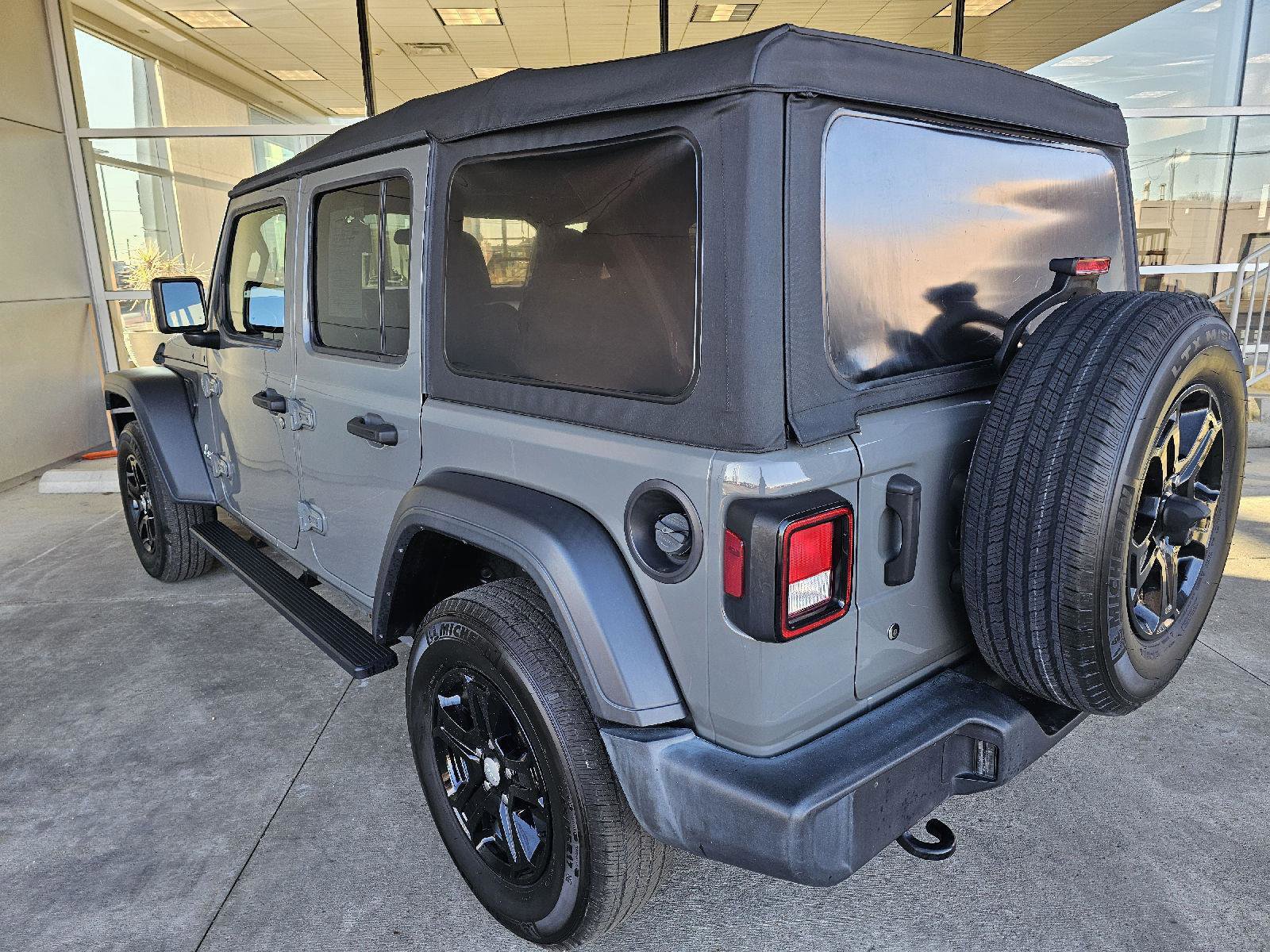 Used 2019 Jeep Wrangler Unlimited Sport S image 3