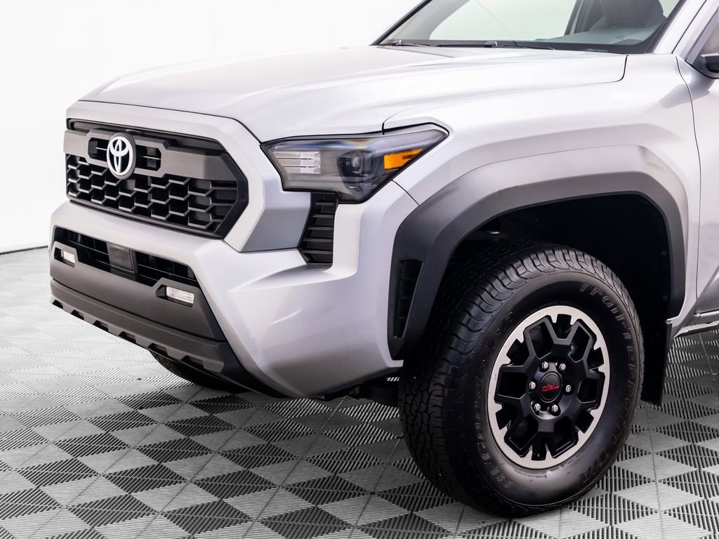Used 2024 Toyota Tacoma TRD Off-Road AWD/4WD image 33