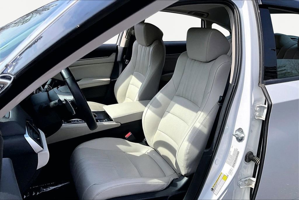 Used 2022 Honda Accord Touring image 17