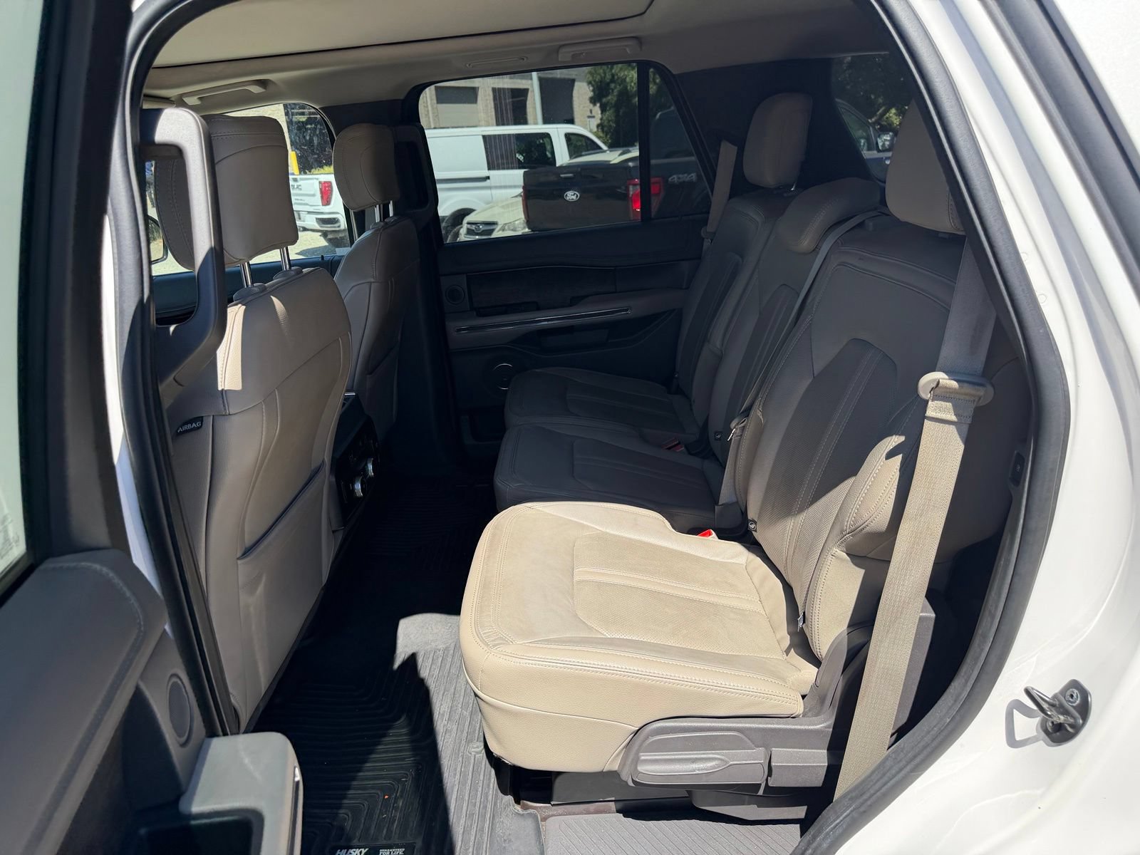 Certified 2019 Ford Expedition Limited w/ Special Edition Package AWD/4WD image 12