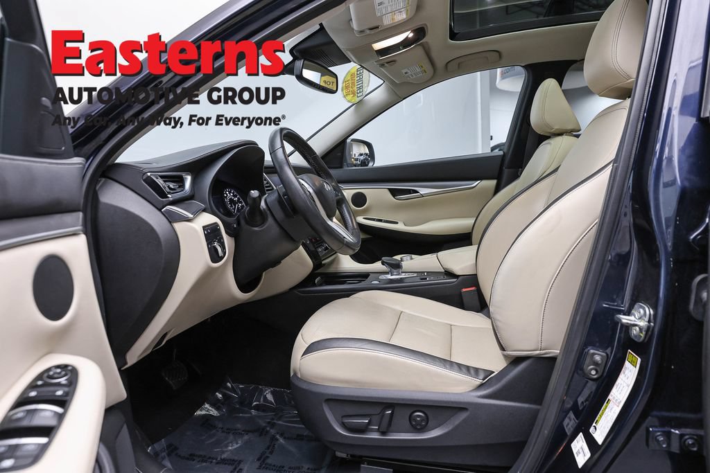 Used 2022 INFINITI QX50 Luxe AWD/4WD image 14