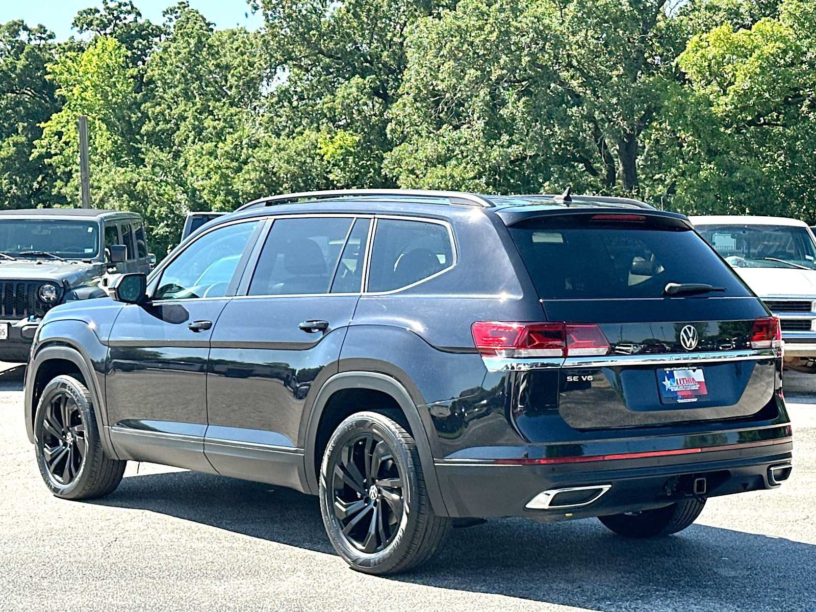 Used 2022 Volkswagen Atlas SE w/ Black Wheel Package FWD image 13