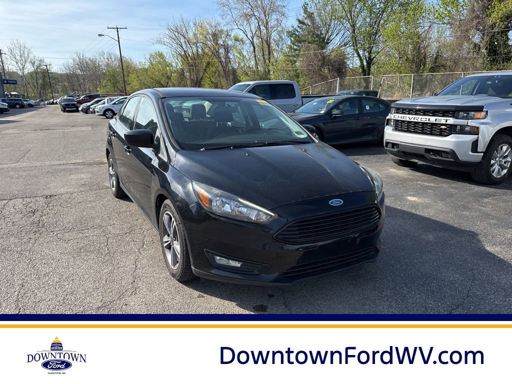 Used 2018 Ford Focus SE w/ SE Appearance Package image 1