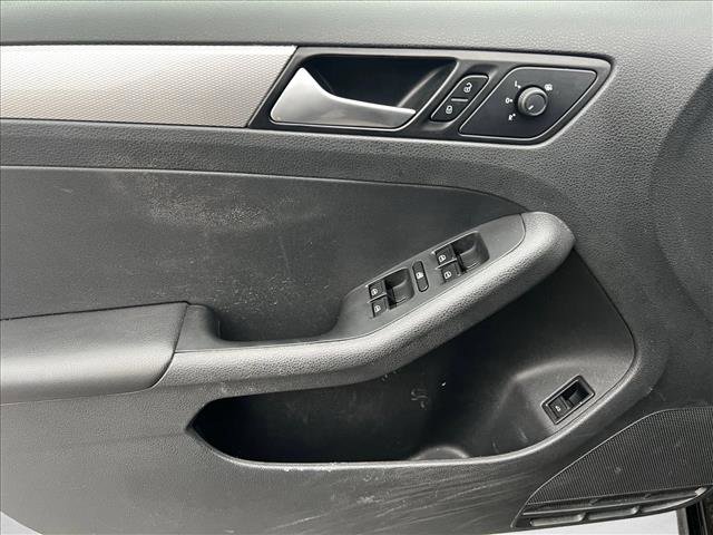 Used 2018 Volkswagen Jetta SE image 8