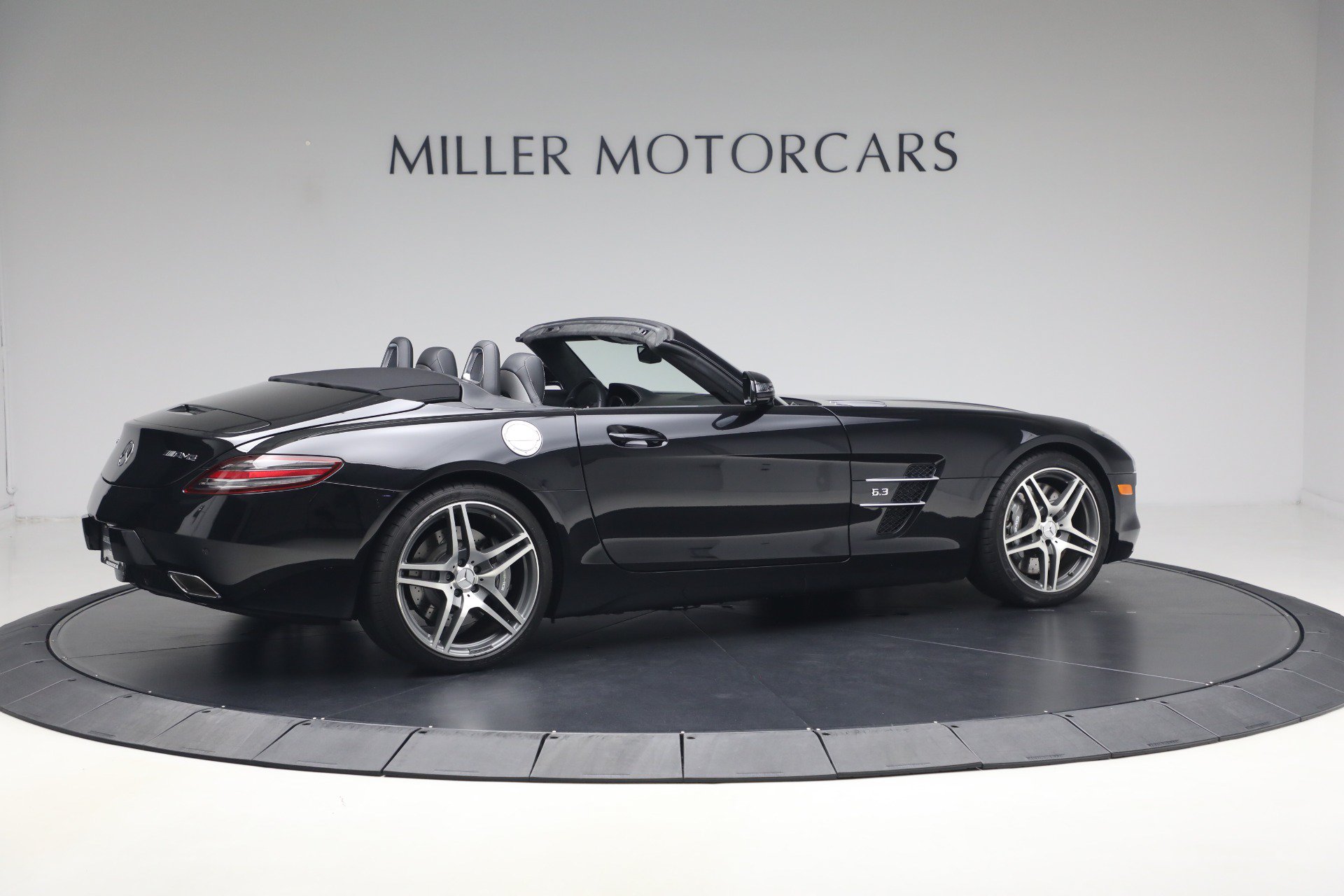Used 2012 Mercedes-Benz SLS AMG Roadster image 8