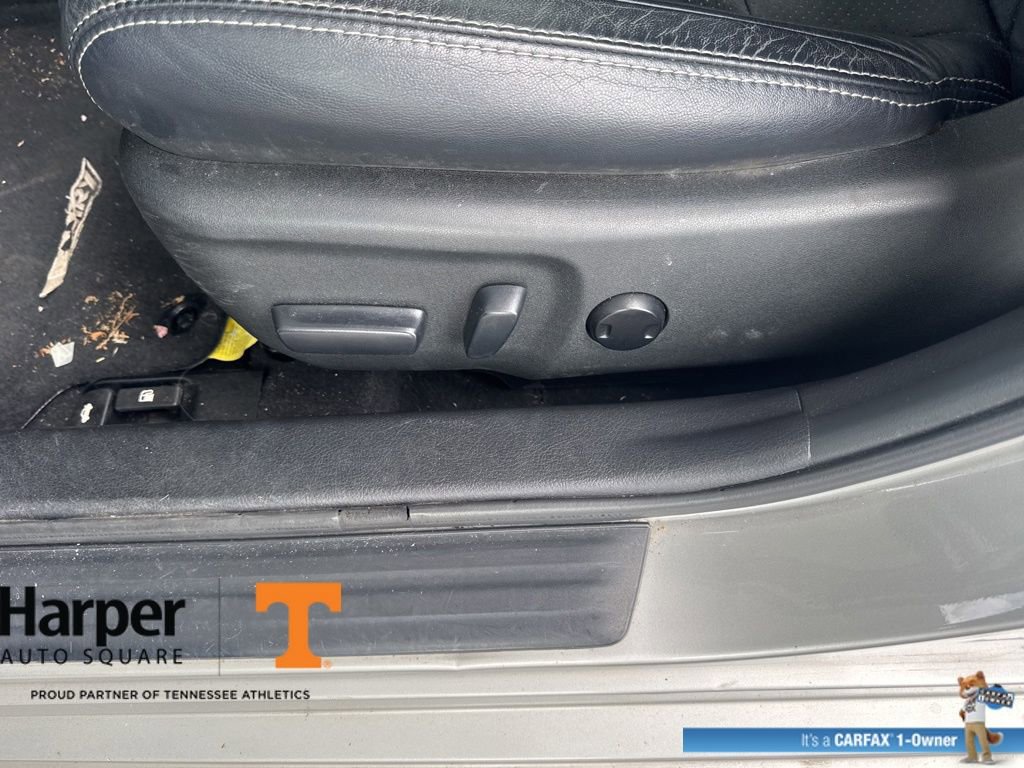 Used 2013 Toyota Camry SE w/ Leather Pkg image 18