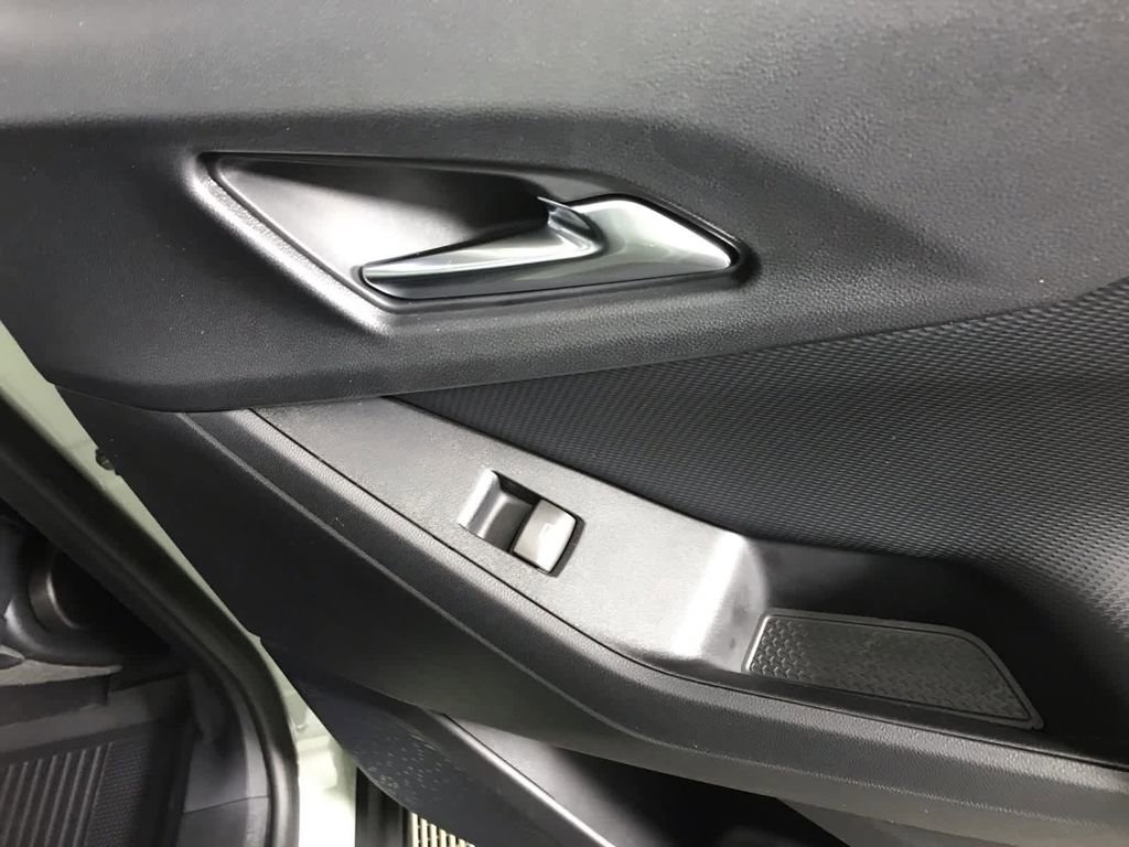 New 2026 Chevrolet Equinox LT w/ Convenience Package II image 20