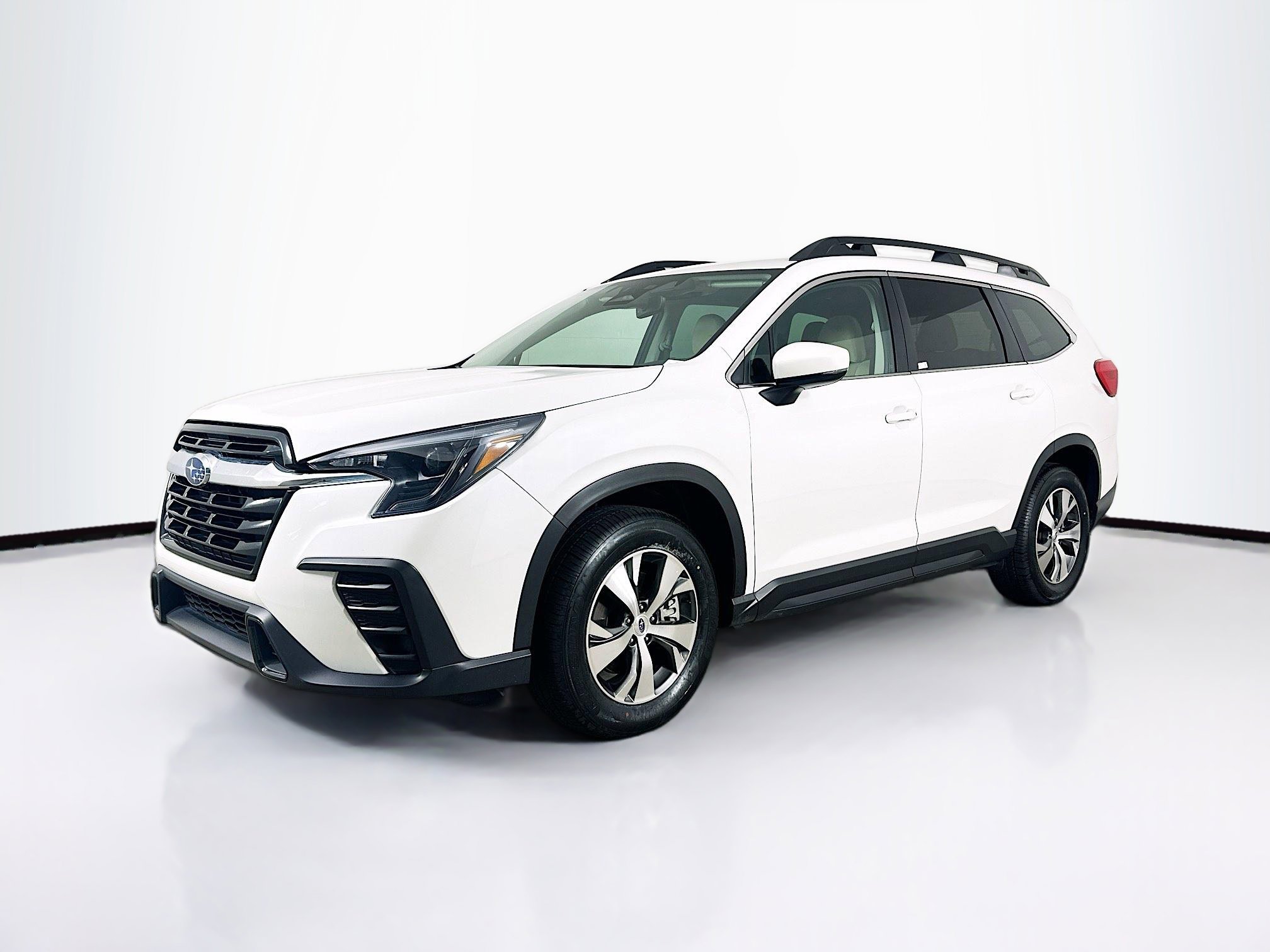 Used 2025 Subaru Ascent Premium image 3