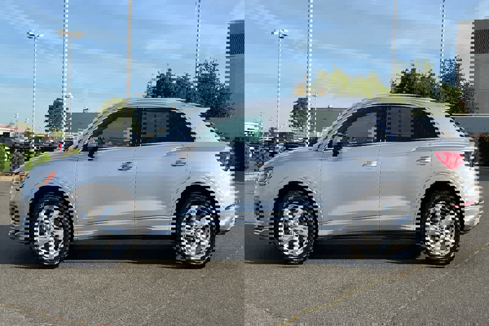 Used 2019 Audi Q3 2.0T Premium w/ Convenience Package image 9