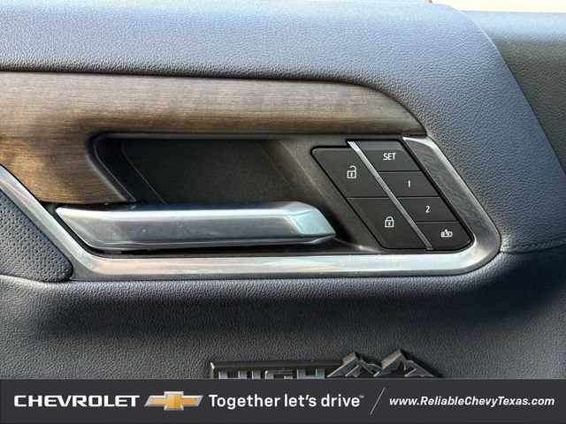 Used 2026 Chevrolet Silverado 1500 High Country AWD/4WD image 30