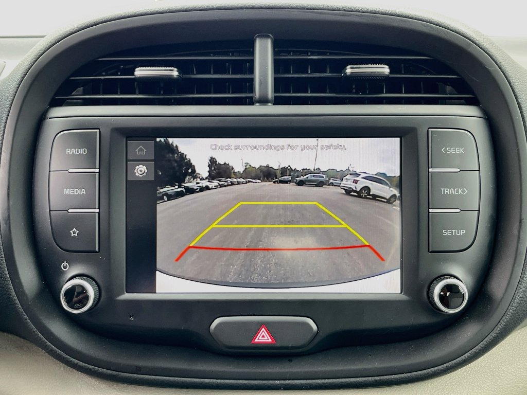 Certified 2025 Kia Soul LX w/ LX Technology Package FWD image 23