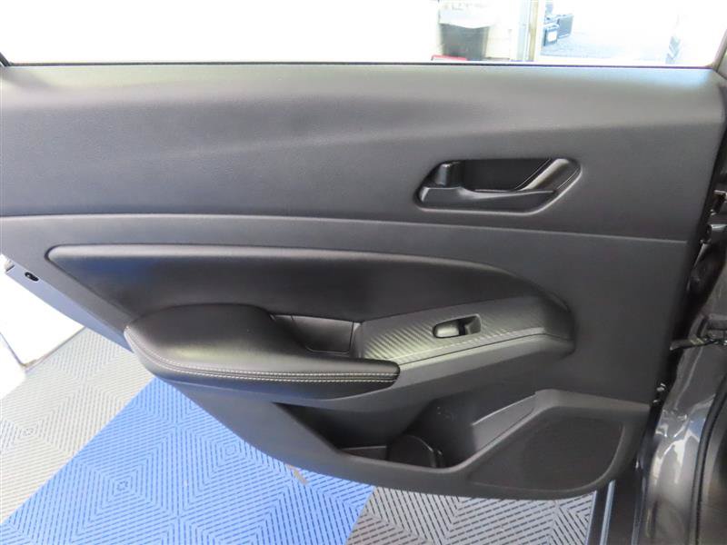 Used 2025 Nissan Altima 2.5 SV FWD image 27