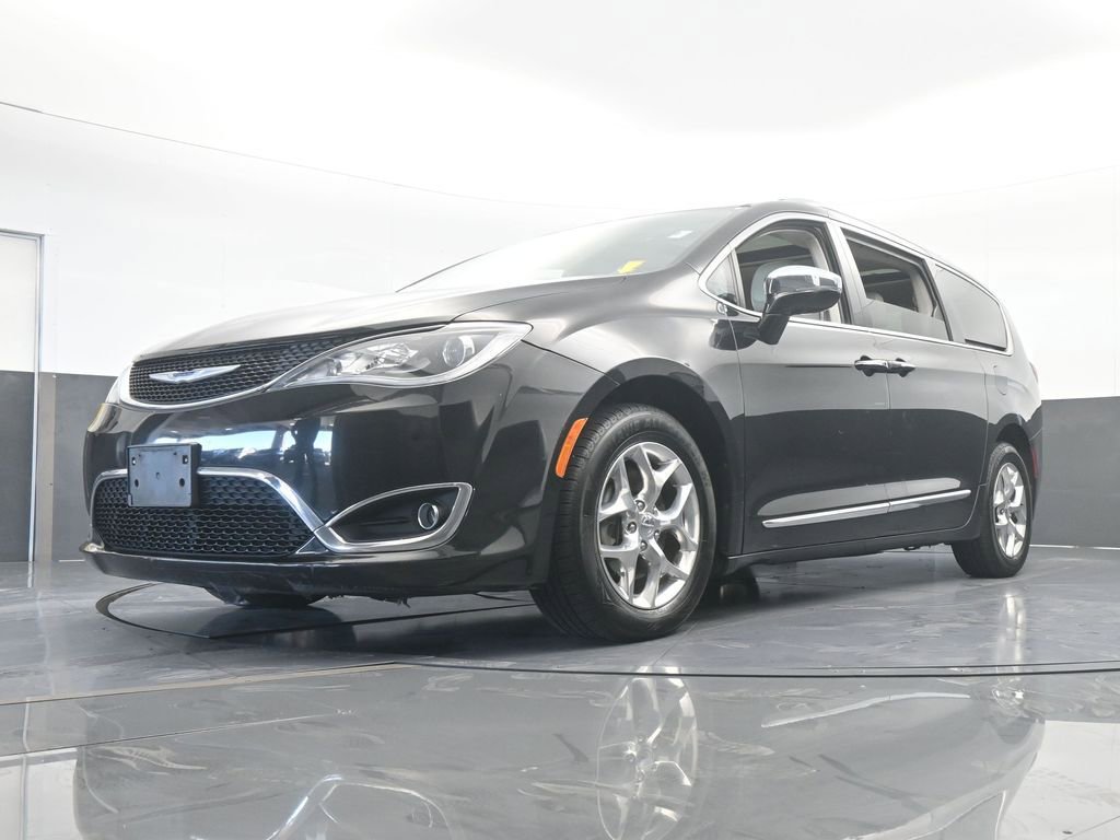 Used 2019 Chrysler Pacifica Limited image 59