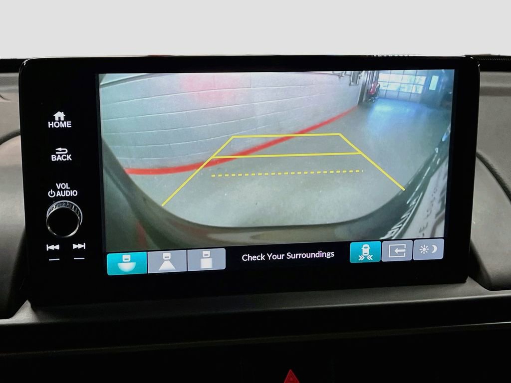 Used 2025 Honda Pilot Touring image 14