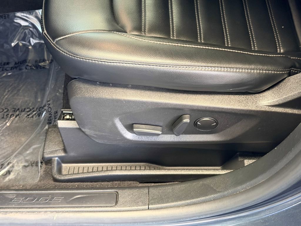 Used 2023 Ford Edge SEL image 25