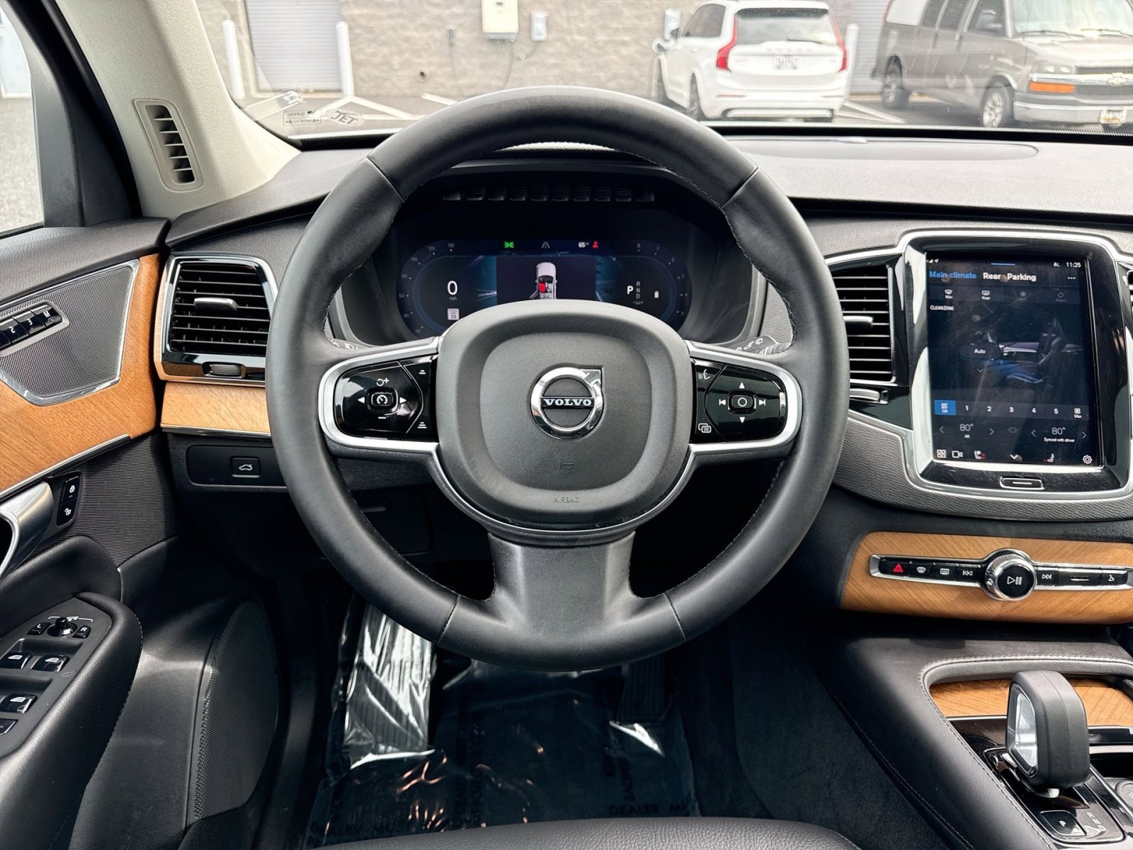 Certified 2023 Volvo XC90 B5 Plus w/ Protection Package Premier AWD/4WD image 16