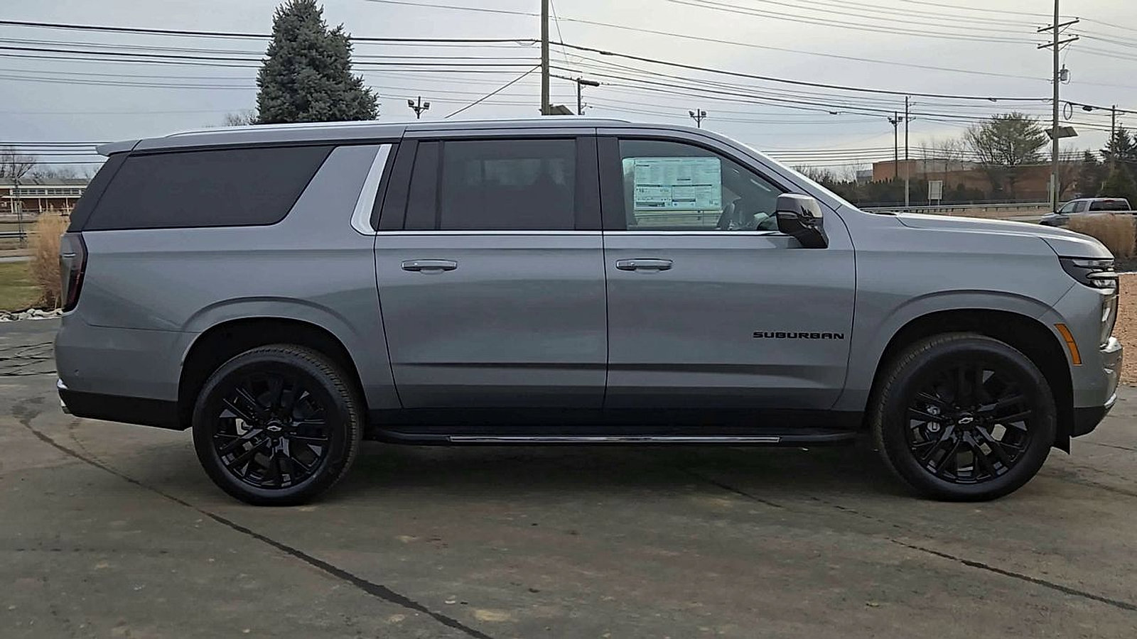New 2026 Chevrolet Suburban Premier image 5