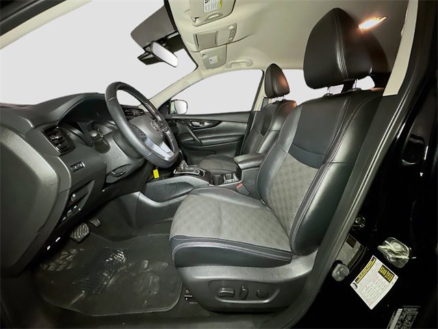 Used 2022 Nissan Rogue Sport SV w/ Technology Package image 17