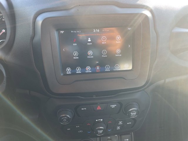 Used 2020 Jeep Renegade Altitude image 23