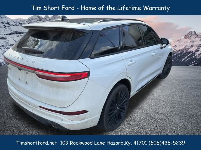Used 2023 Lincoln Corsair Reserve w/ Equipment Group 201A AWD/4WD image 4