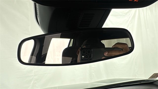 Used 2025 Chevrolet Equinox LT image 32