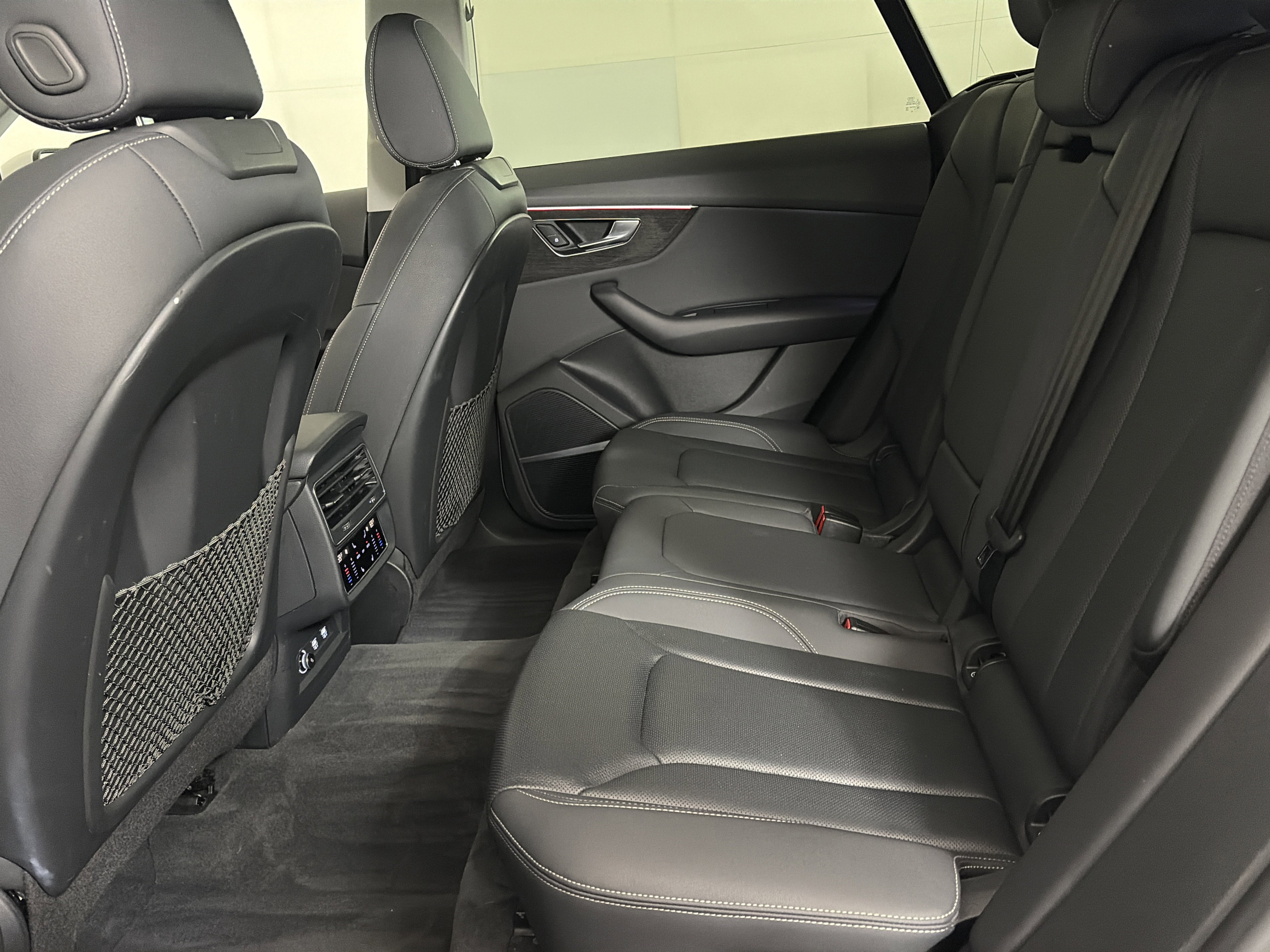 Used 2020 Audi Q8 Premium Plus image 39