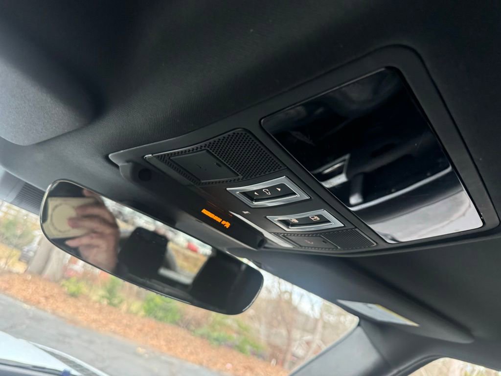 Used 2023 Land Rover Defender 110 X-Dynamic SE image 30