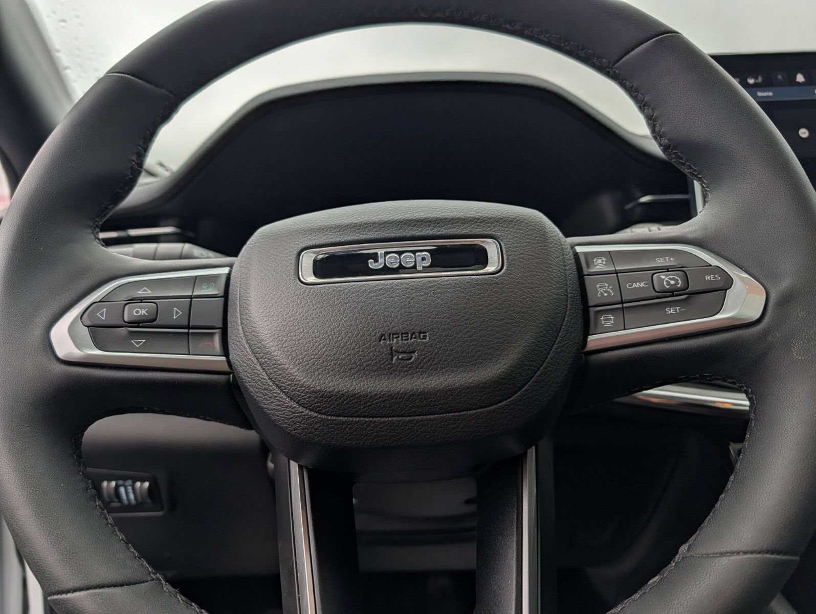 Used 2023 Jeep Compass Limited w/ Sun and Sound Group AWD/4WD image 30