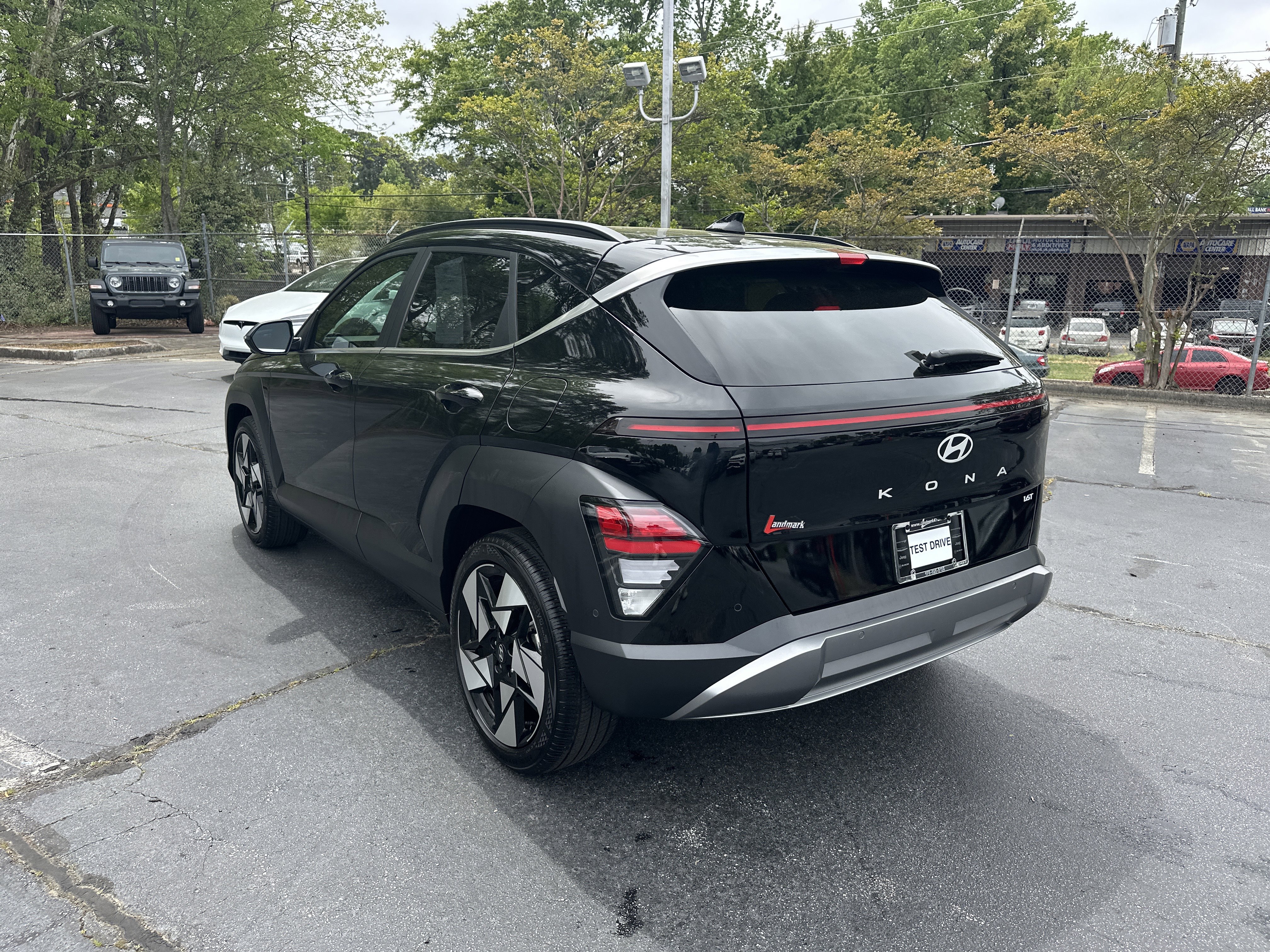 Used 2025 Hyundai Kona Limited image 7
