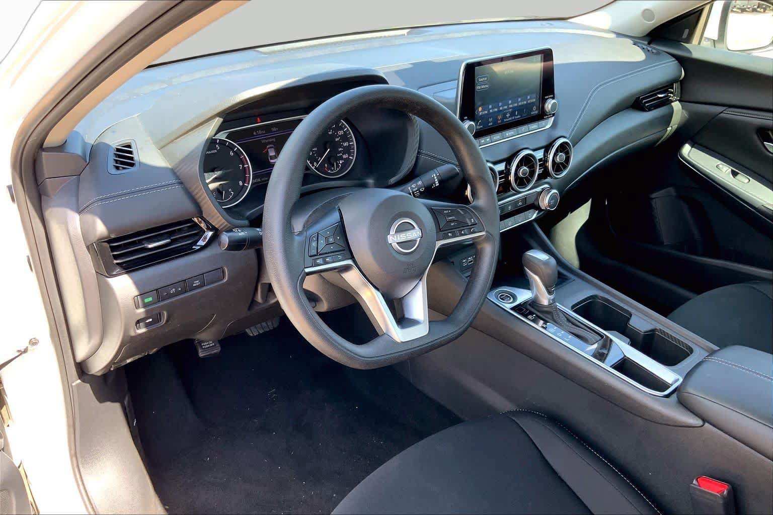 Used 2024 Nissan Sentra SV FWD image 16