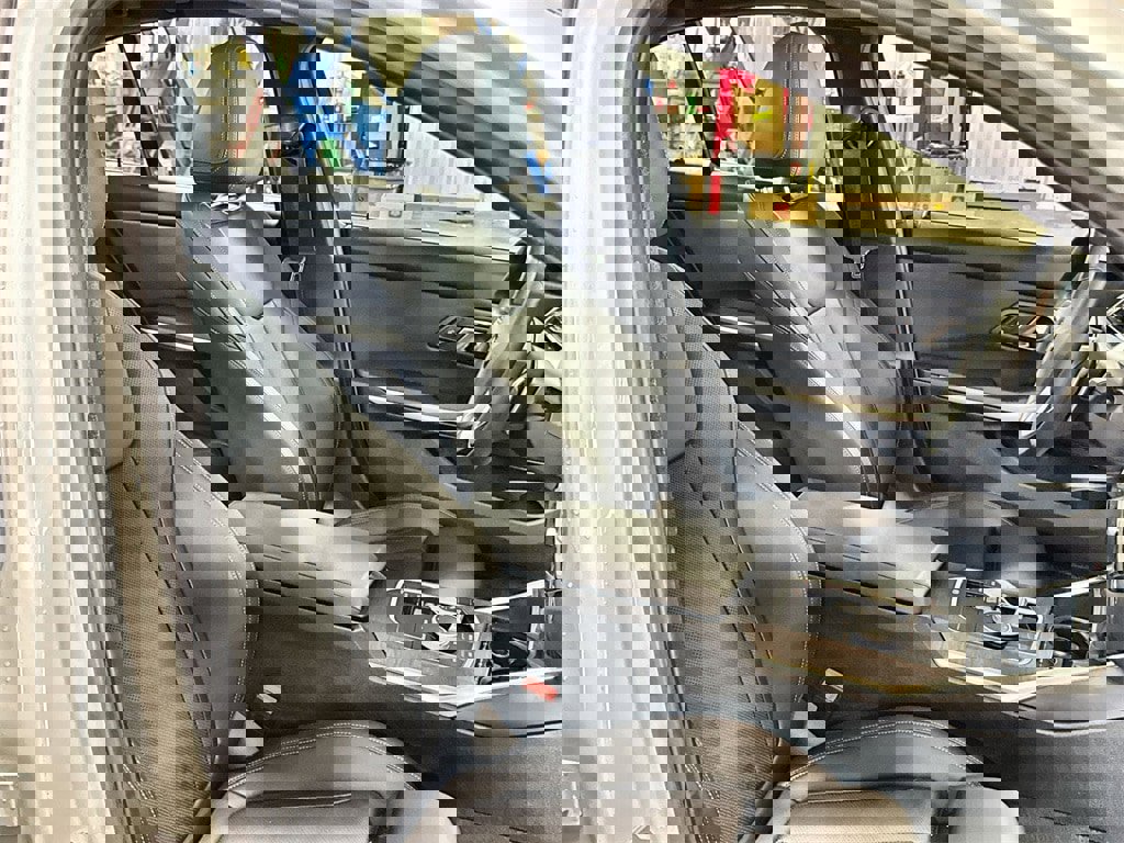 Used 2024 BMW 330i xDrive 330i xDrive Convenience w/ Convenience Package image 32