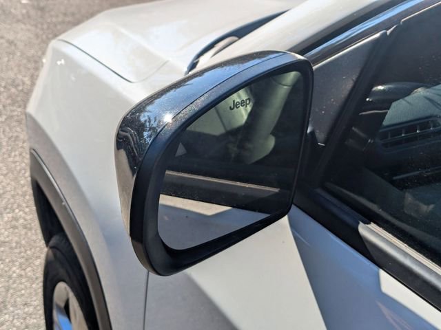 Used 2024 Jeep Compass Latitude image 19