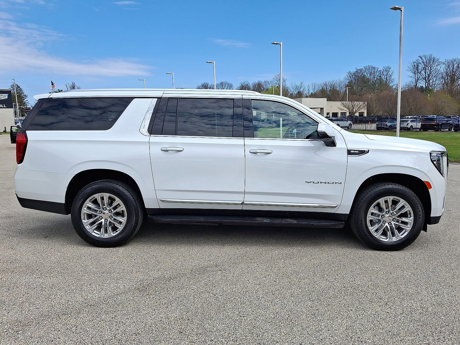 Certified 2024 GMC Yukon XL SLT w/ SLT Premium Package image 26