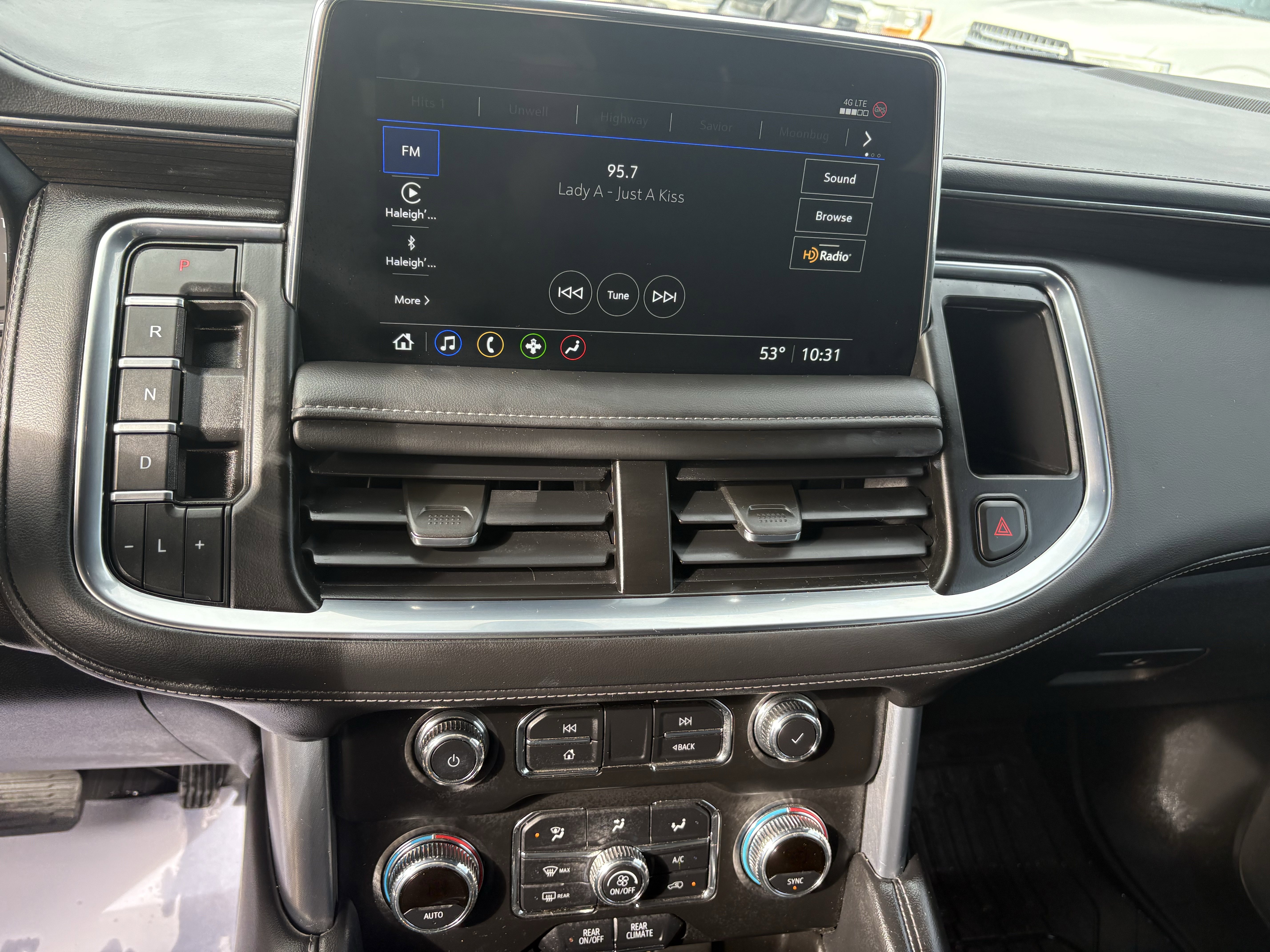 Used 2021 GMC Yukon XL SLE image 15