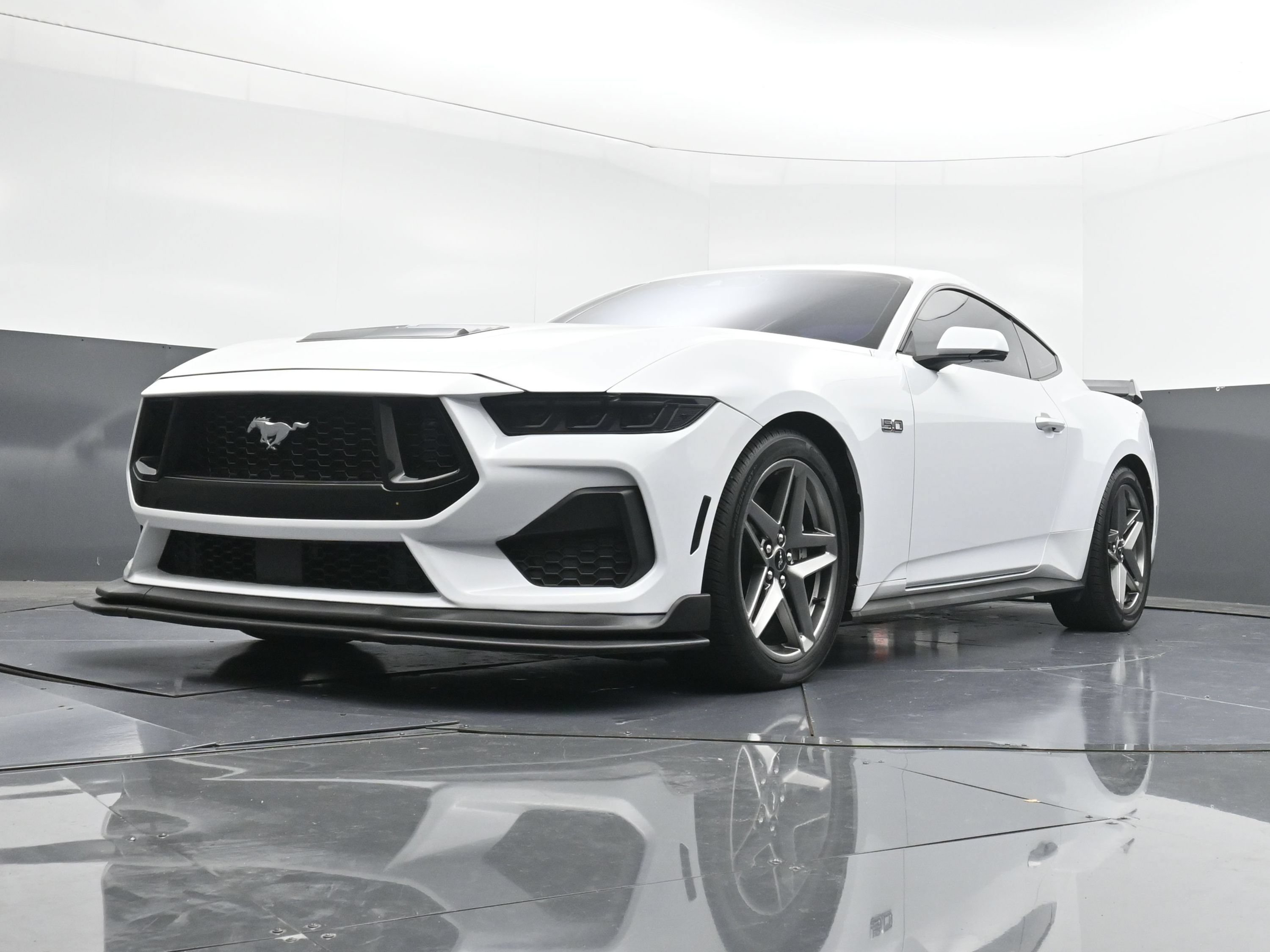 Used 2025 Ford Mustang GT Premium RWD image 28