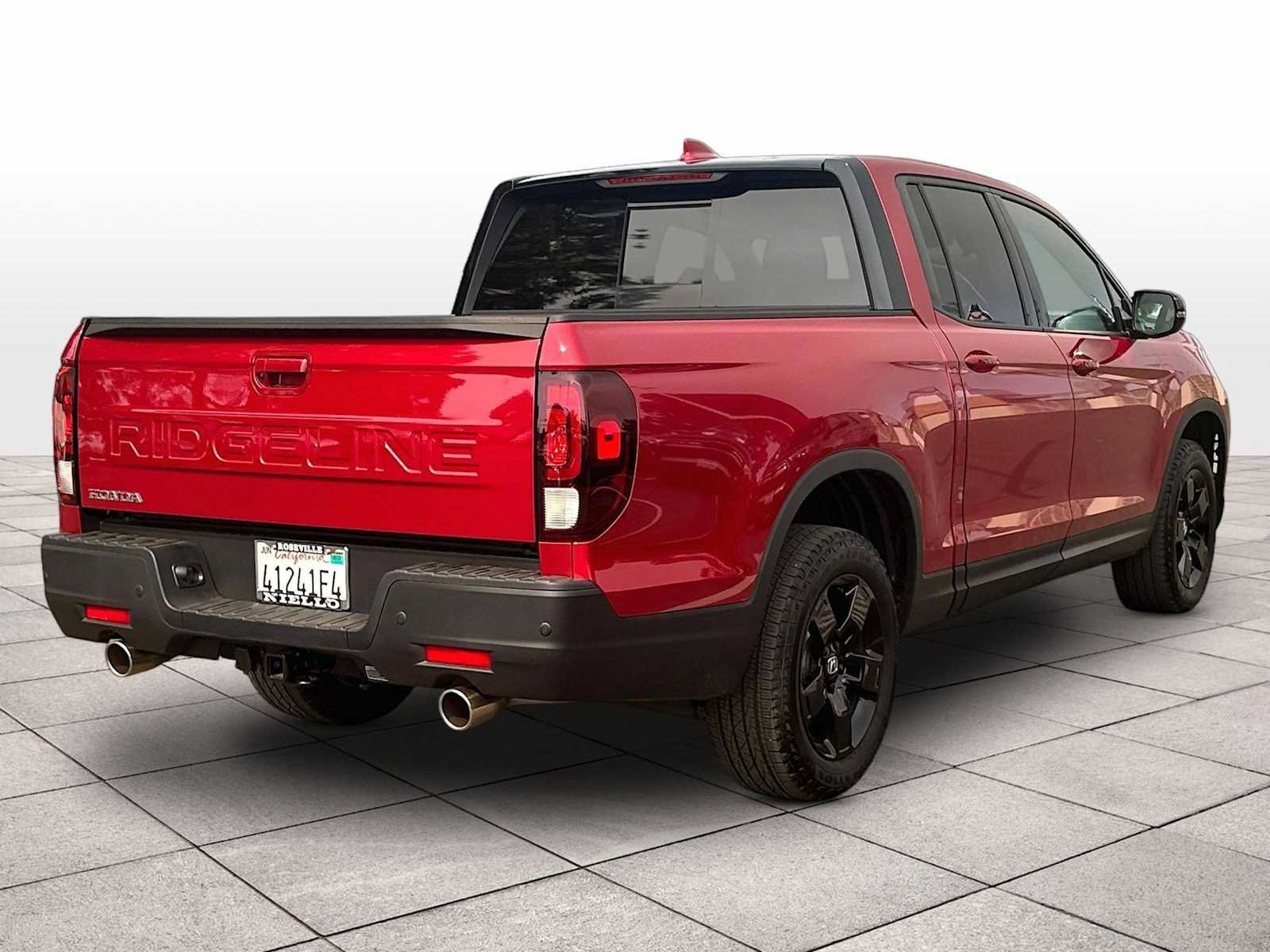 Used 2025 Honda Ridgeline Black Edition image 15