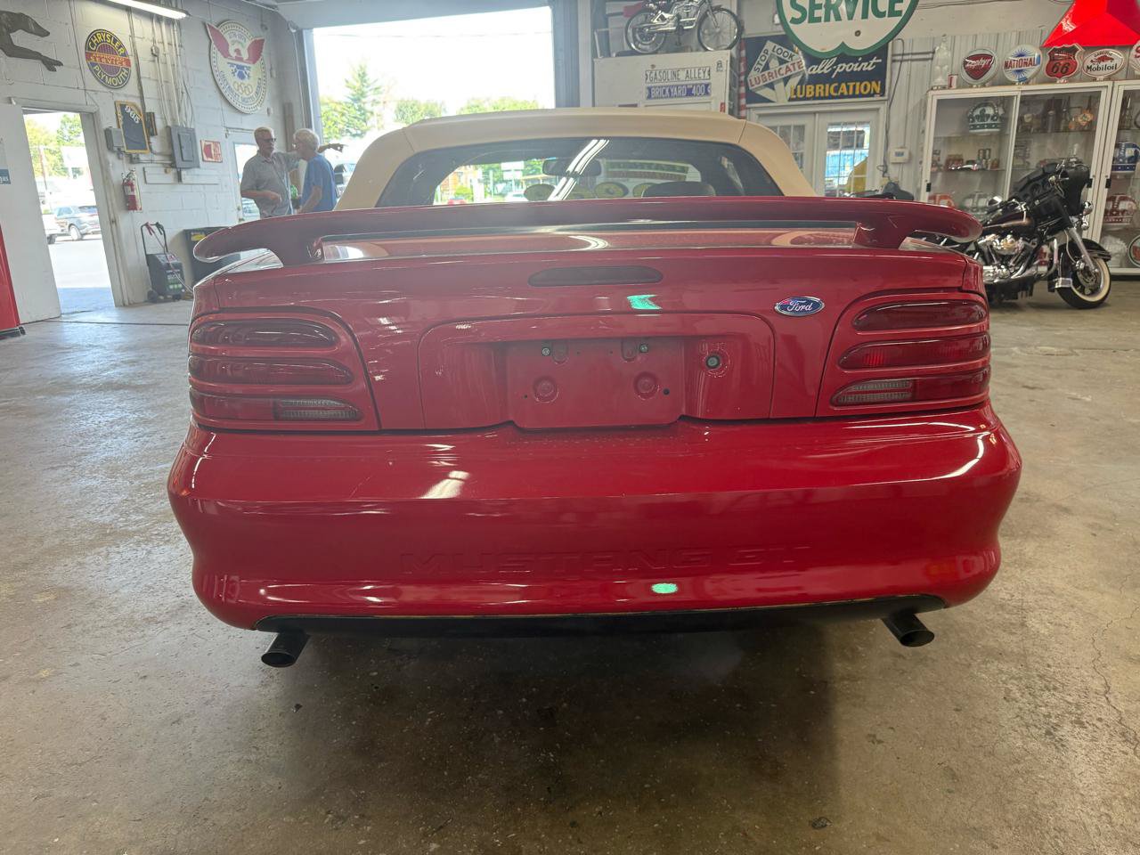Used 1994 Ford Mustang GT RWD image 16