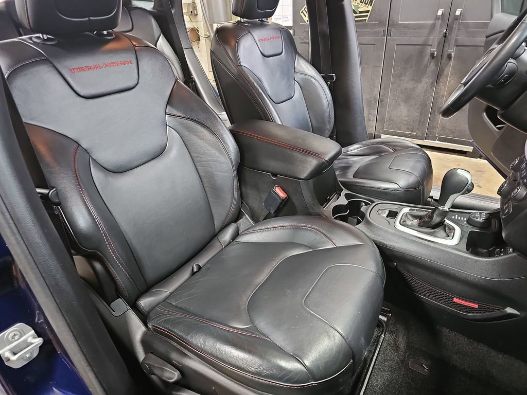 Used 2016 Jeep Cherokee Trailhawk w/ Leather Interior Group image 10
