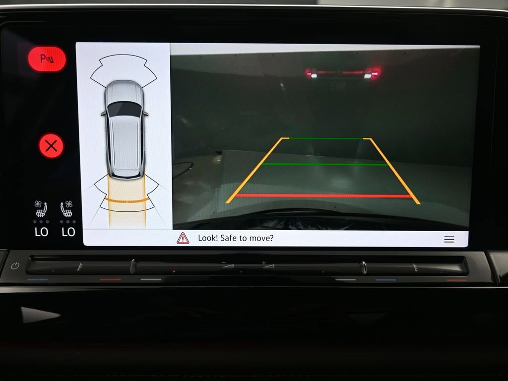 Used 2025 Volkswagen Atlas SEL image 13