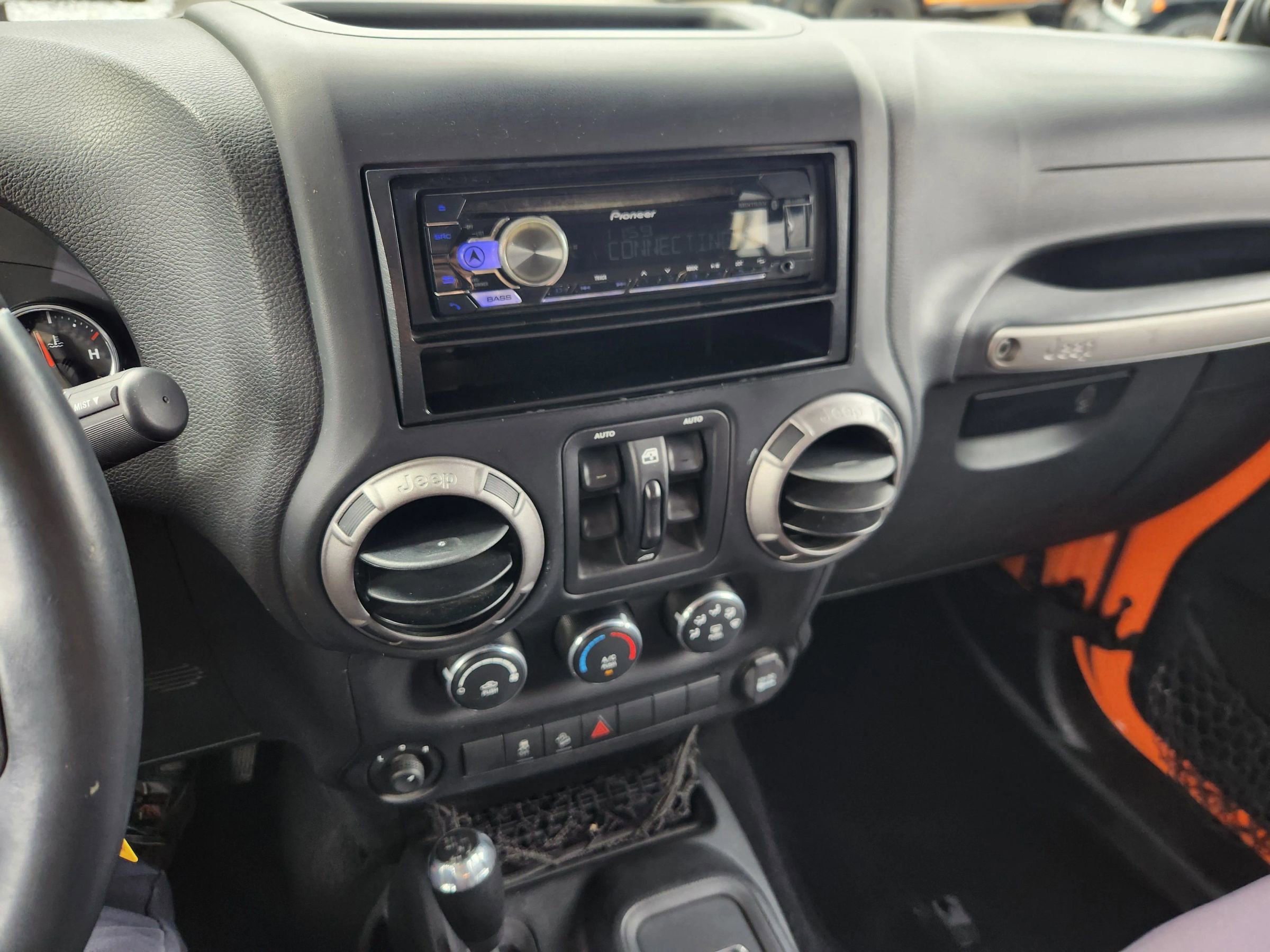 Used 2013 Jeep Wrangler Unlimited Sport AWD/4WD image 32