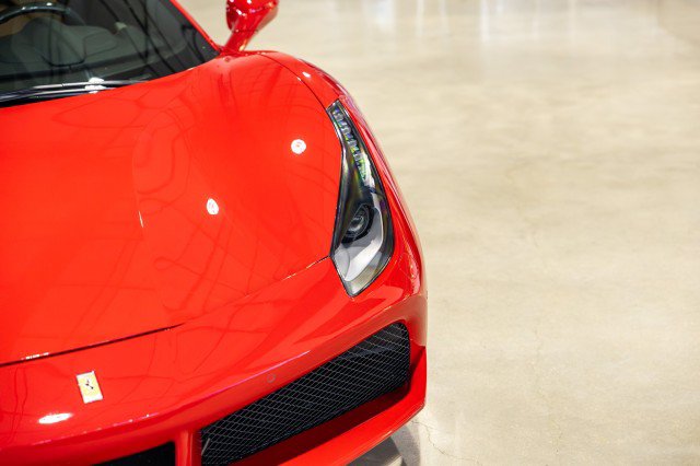 Used 2016 Ferrari 488 GTB RWD image 10