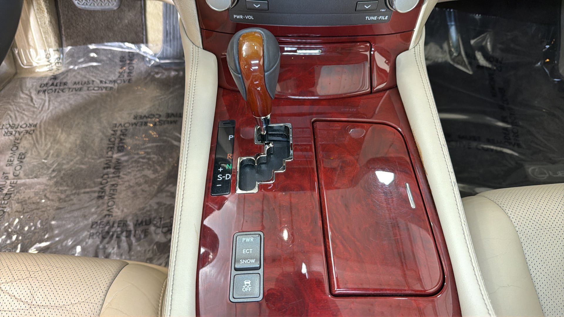 Used 2011 Lexus LS 460 w/ Comfort Pkg RWD image 23