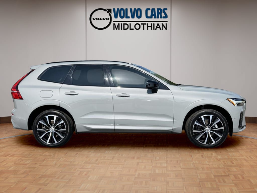 Used 2024 Volvo XC60 B5 Plus w/ Protection Package Premier AWD/4WD image 18