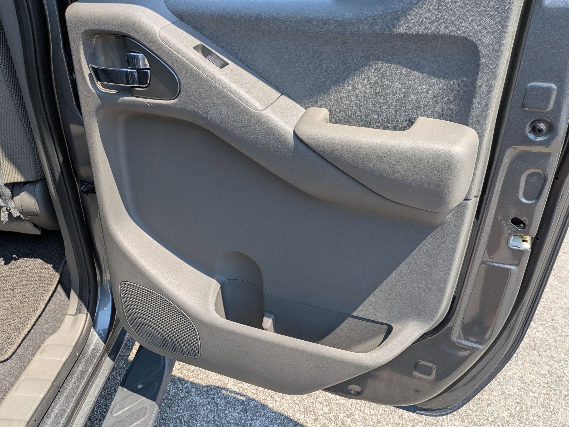 Certified 2020 Nissan Frontier SV w/ Midnight Edition Floor Mats RWD image 32