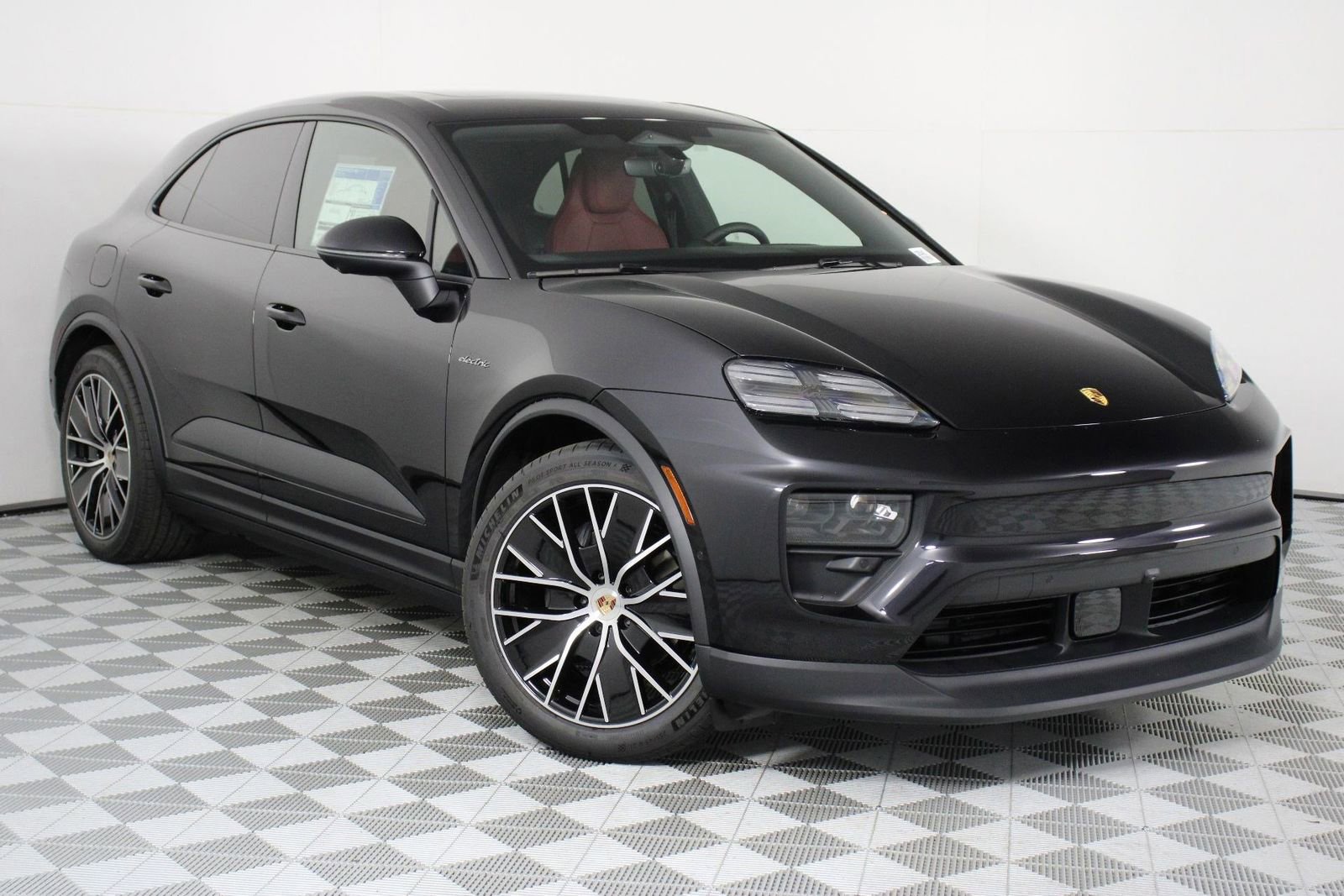 New 2026 Porsche Macan Electric RWD image 9