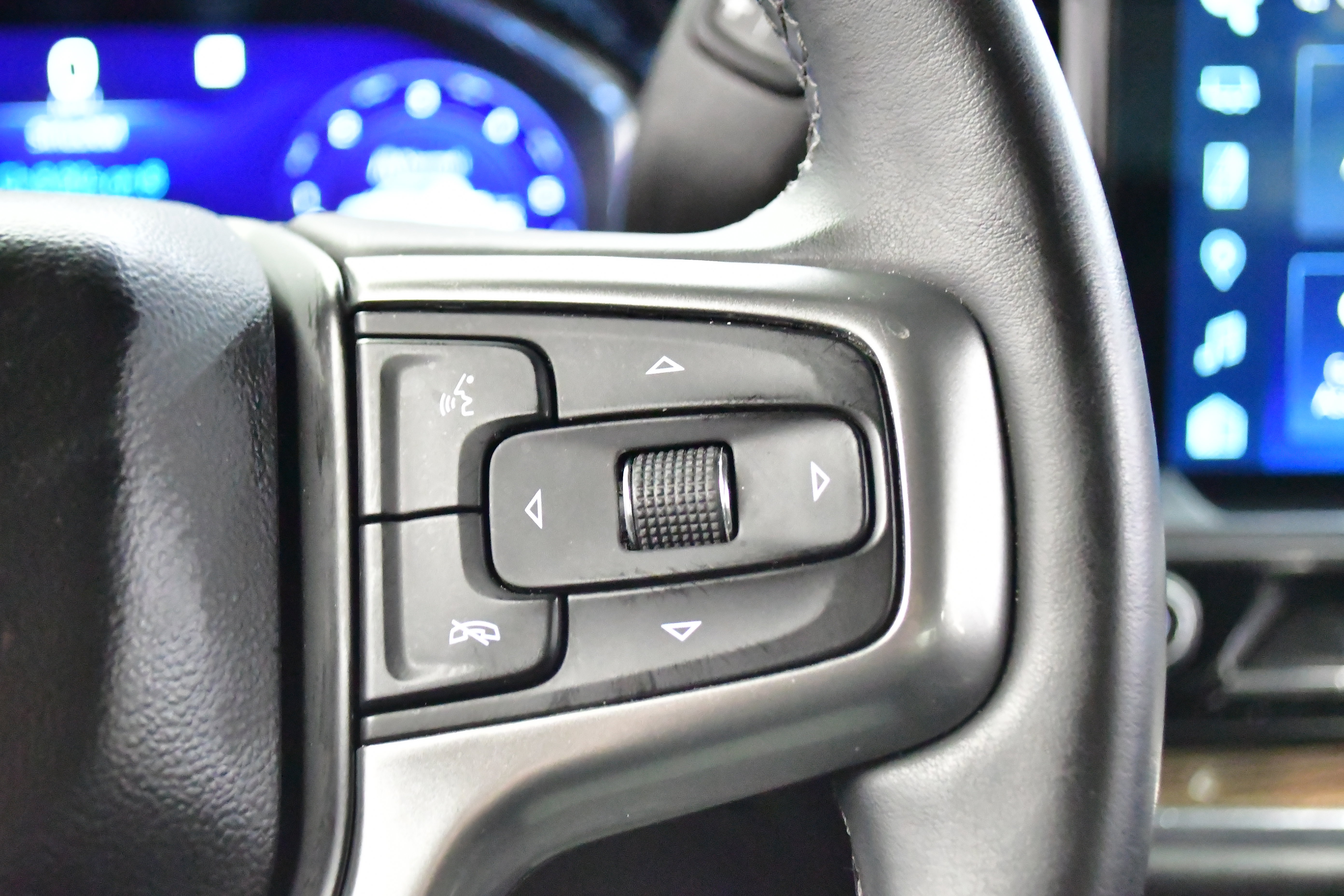 Used 2023 Chevrolet Silverado 1500 LT image 41